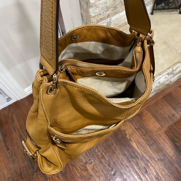 Michael Kors Tan Pebbled Leather Two Zipper Double Pockets Shoulder Handbag - Picture 10 of 11